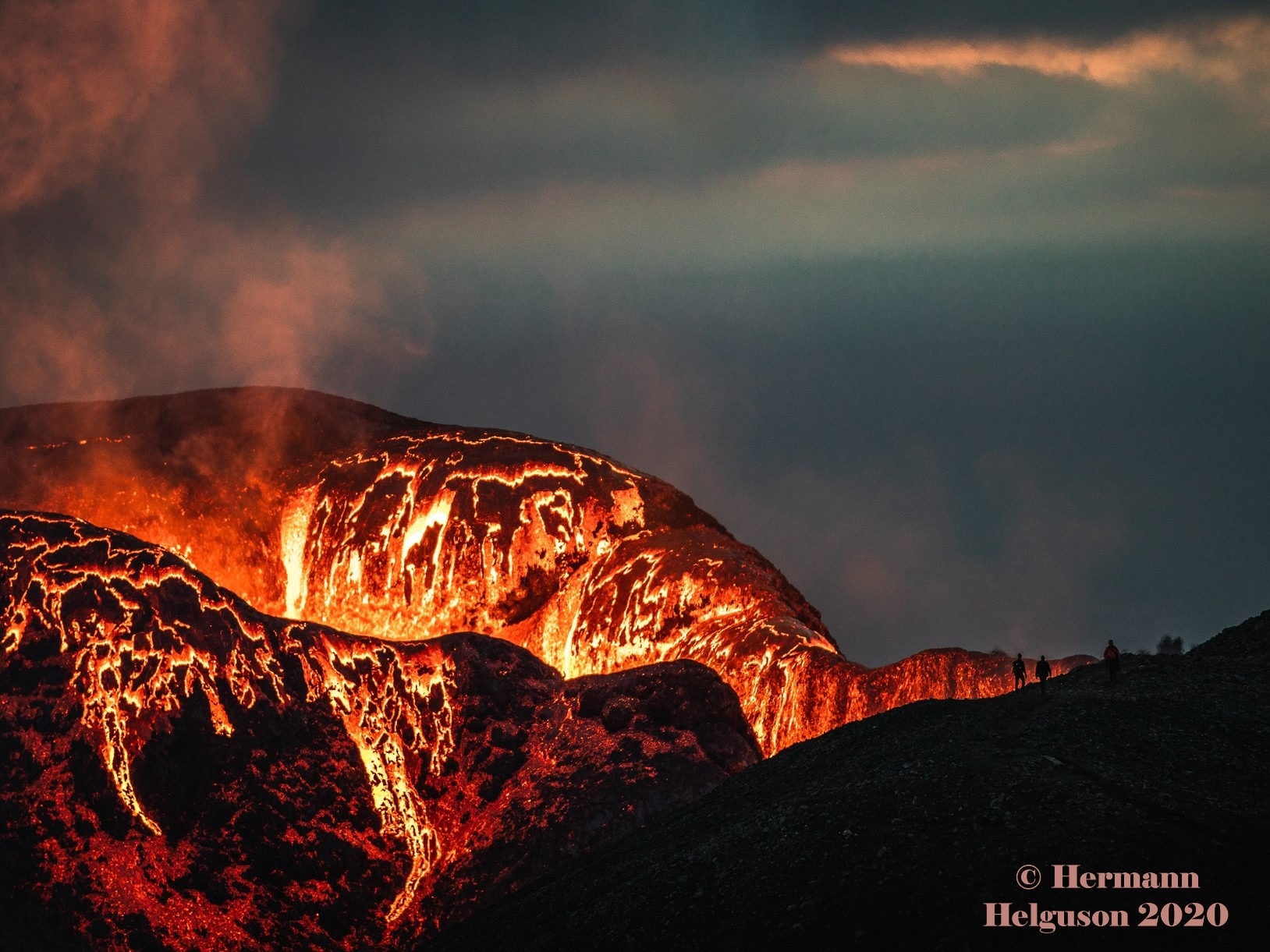 Den aktiven Vulkan auf Island erleben.
